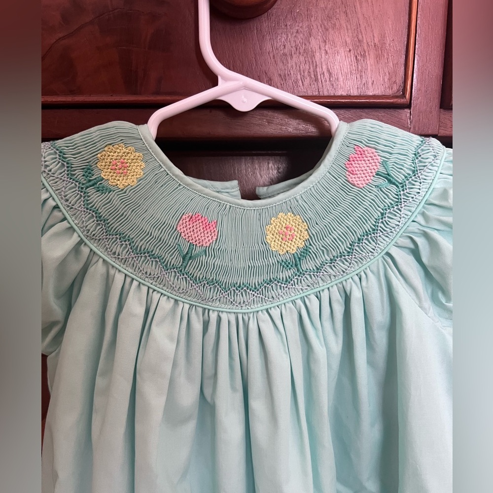Smocked Spring dress - Picture 4 of 4